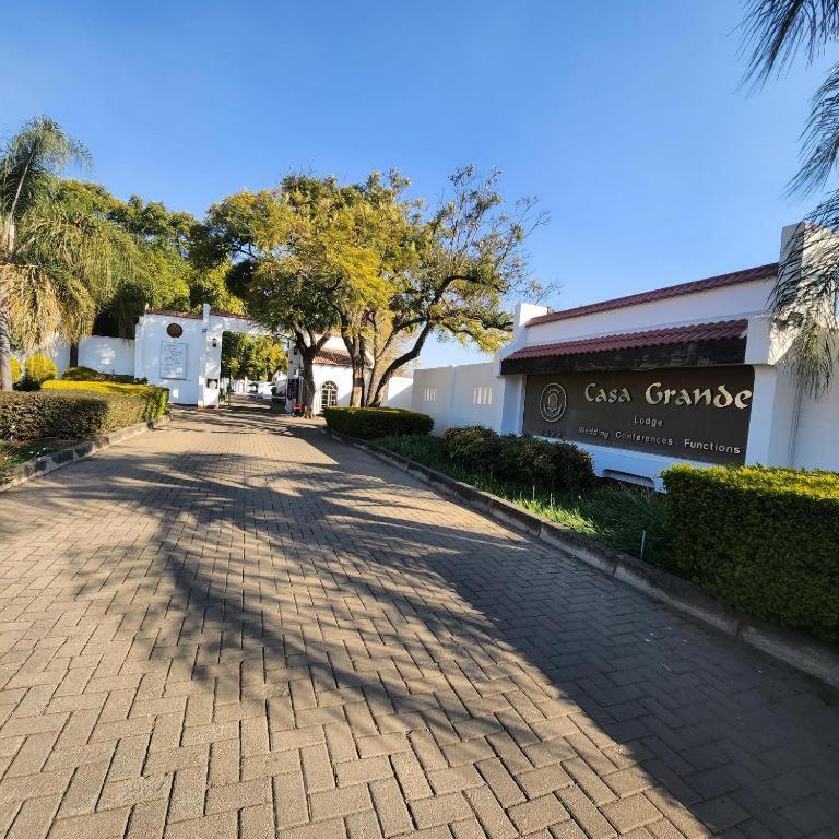 Casa Grande Guest Lodge Бритс Экстерьер фото
